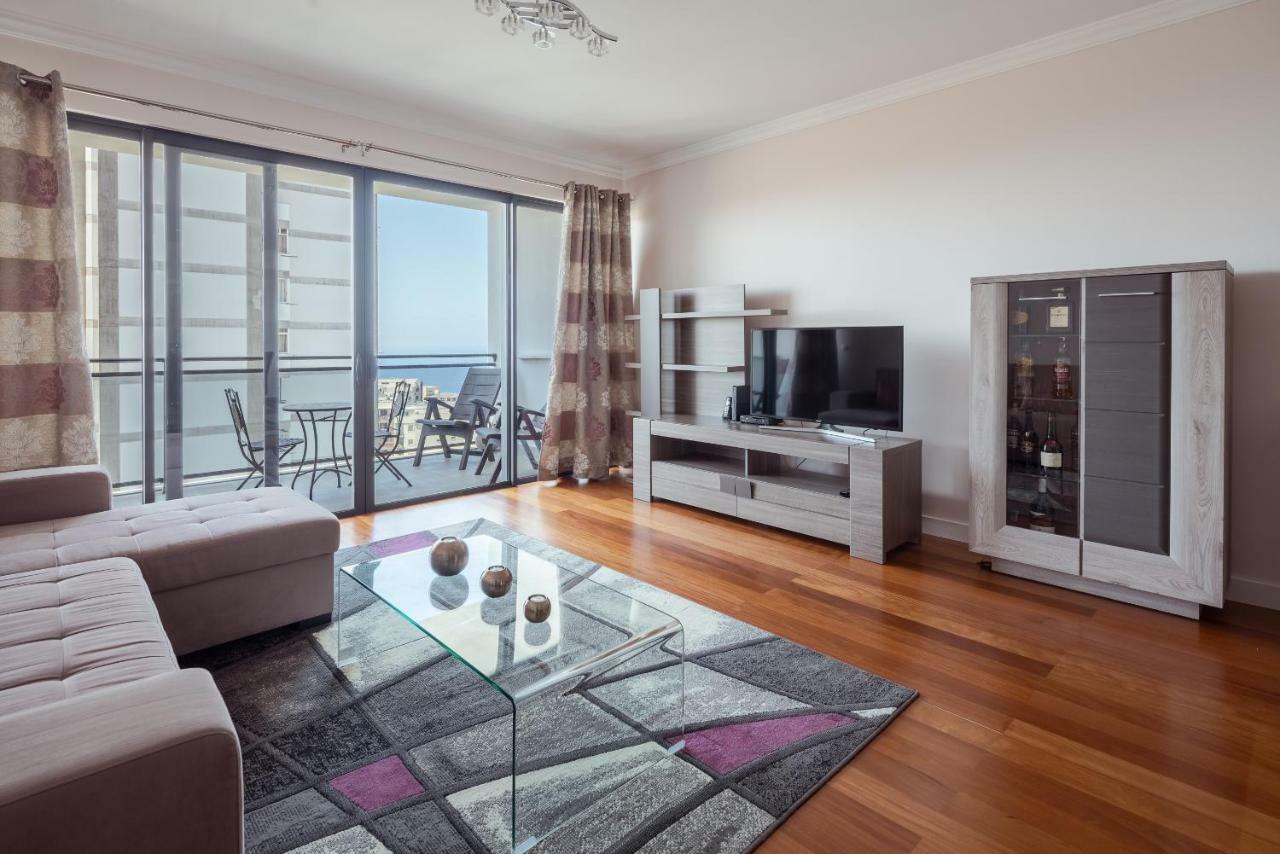 Elegant Apartment With Sea Views By Trip2Portugal Funchal  Buitenkant foto