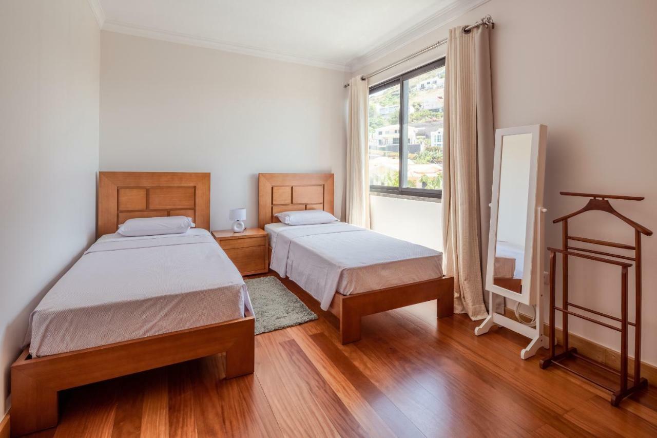 Elegant Apartment With Sea Views By Trip2Portugal Funchal  Buitenkant foto